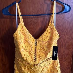 NWT Lulu’s Lace Cocktail Dress